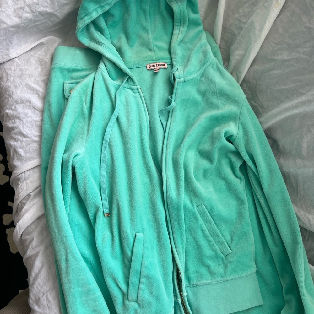 Juicy Couture Pink Velvet Track Suit Size Small for the pants and m jacket